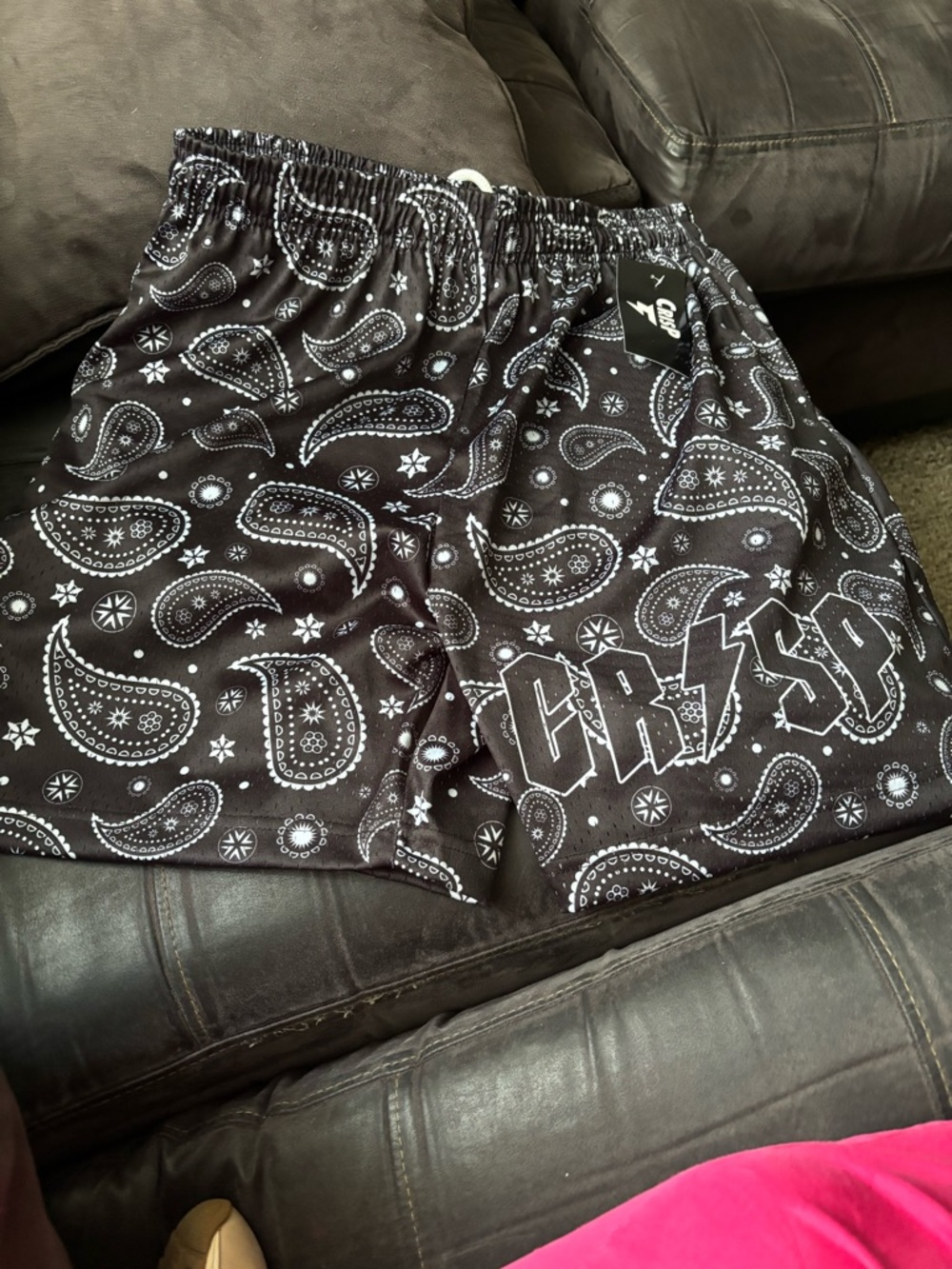 Crisp NYC Black Paisley Print Shorts XL